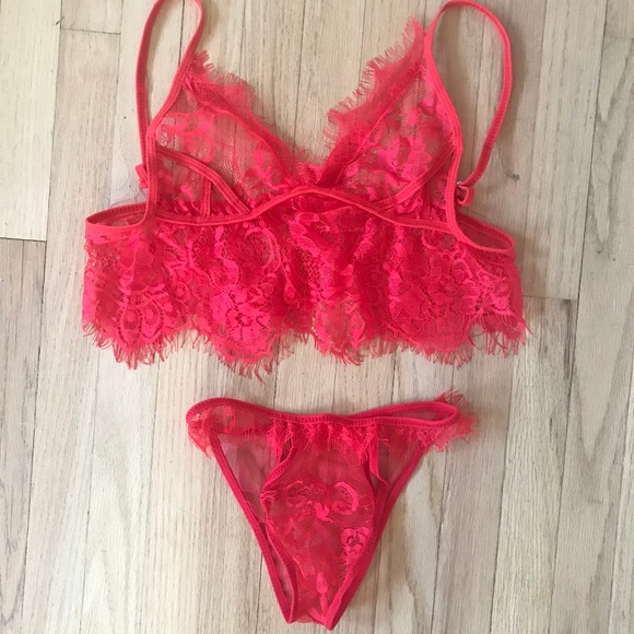 Women Red Harness Valentines Lingerie Set - Picture 2 of 4